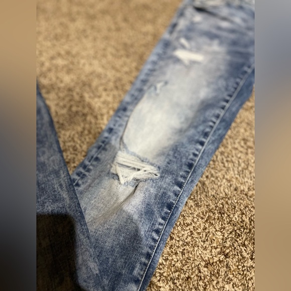 Men’s American Eagle Young Money Holy Jeans - Picture 4 of 11